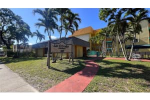 666 W 81st St 304, Hialeah