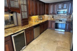 6039 Collins Ave APT 1510, Miami Beach, FL 33140, - MLS#A12009133