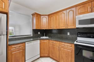 8101 Camino Real C401, Miami