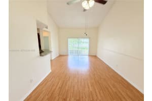 3453 Nw 44th St 201, Oakland Park