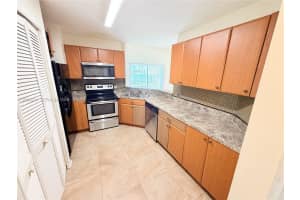 3453 NW 44th St APT 201, Lauderdale Lakes, FL 33309, - MLS#A12009264