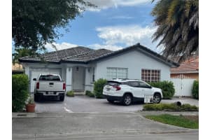 8748 Nw 143rd Ter, Miami Lakes