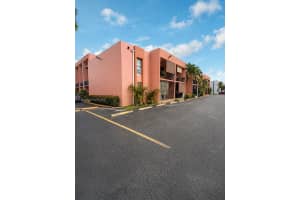 1300 W 47th Pl 218a, Hialeah