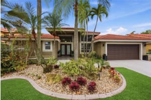 1135 Fairfax Ln, Weston