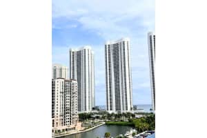 300 Bayview Dr 915, Sunny Isles Beach