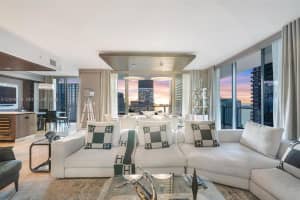 88 SW 7th St Apt 3801, Miami, FL 33130, - MLS#A12009379