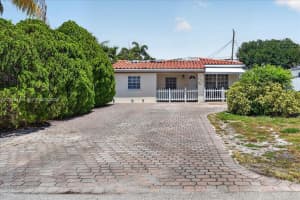 1171 NE 182nd St, North Miami Beach, FL 33162, - MLS#A12009436