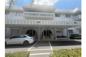 100 Edgewater Dr 236, Coral Gables