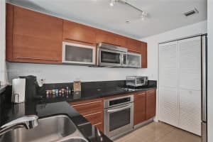 Vizcayne, 253 NE 2nd St APT 3304, Miami, FL 33132, - MLS#A12009480