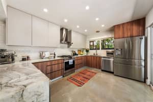 311 Ne 86th St, El Portal
