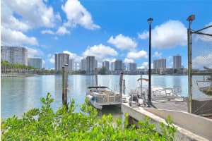 2780 Ne 183rd St 115, Aventura