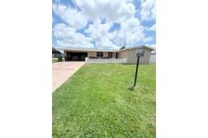 1121 Nw 86th Ter, Pembroke Pines