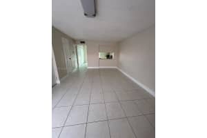 2186 W 60th St 20208, Hialeah