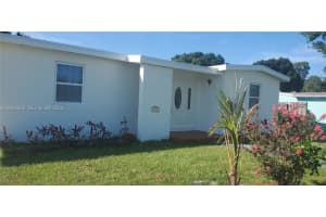131 Se Serenata Ct, Port Saint Lucie