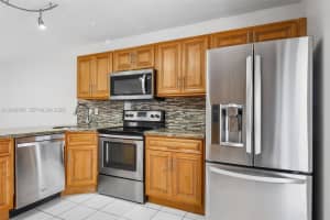 11649 NW 91st Ave, Hialeah, FL 33018, - MLS#A12009586