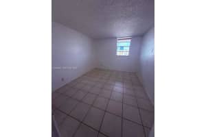 4550 Nw 9th St 911e, Miami