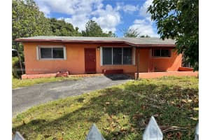 285 NE 165th St, Miami, FL 33162, - MLS#A12009658