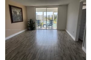 2851 Leonard Dr J505, Aventura
