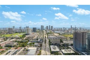 906 Ne 5th St, Hallandale Beach