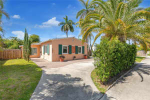 906 NE 5th St, Hallandale Beach, FL 33009, - MLS#A12009707