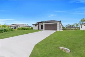 2901 Villa Ave S, Lehigh Acres, FL 33976, - MLS#A12009721