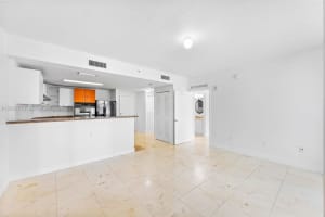 170 Se 14th St 1203, Miami