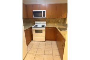 8185 Nw 7th St 209, Miami