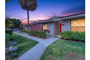 64 Meadows Dr, Boynton Beach