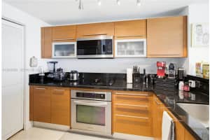 Vizcayne, 253 NE 2nd St APT 2005, Miami, FL 33132, - MLS#A12009885