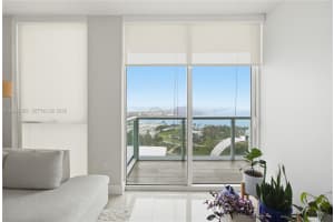 Vizcayne, 253 NE 2nd St APT 2005, Miami, FL 33132, - MLS#A12009885