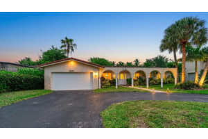 620 Lake Dasha Cir, Plantation 620 Lake Dasha Cir, Plantation