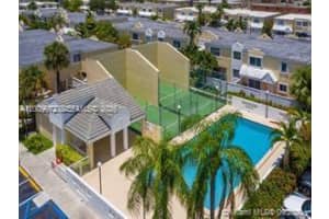 4590 Sw 68th Ct Cir 8, Miami
