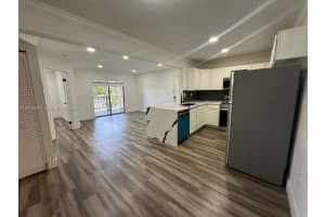 307 Palm Cir W, Pembroke Pines, FL 33025, - MLS#A12009973