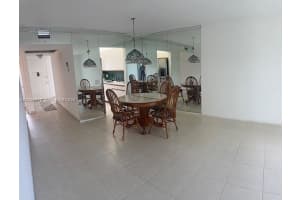 1400 Sw 124th Ter 302q, Pembroke Pines