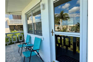 467 Golden Isles Dr 310, Hallandale Beach