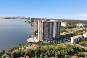 1800 Ne 114th St 1502, Miami