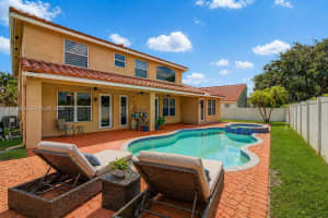 18901 Sw 15th St, Pembroke Pines