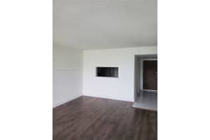 496 Nw 165th St Rd D-412, Miami