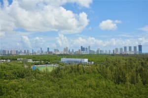 14951 Royal Oaks Ln 1609, North Miami