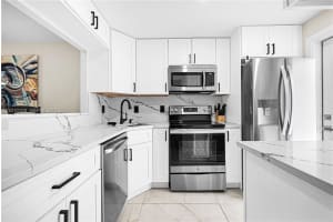 400 SE 10th St APT 105, Deerfield Beach, FL 33441, - MLS#A12010103