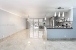 928 NE 27th Ave, Hallandale Beach, FL 33009, - MLS#A12010119