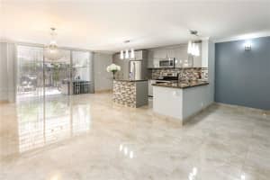 928 NE 27th Ave, Hallandale Beach, FL 33009, - MLS#A12010119