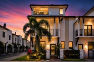 8368 Central Park Blvd, Doral