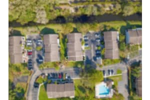 4250 SW 70th Terrace, Davie, FL 33314, - MLS#A12010157