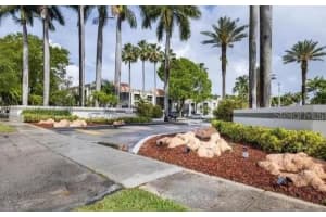 7923 Sw 104th St 214f, Miami