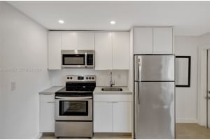 345 Michigan Ave APT 23, Miami Beach, FL 33139, - MLS#A12010202