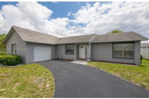 7454 Nw 48th Pl, Lauderhill