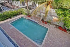 17951 Nw 91st Ct, Hialeah