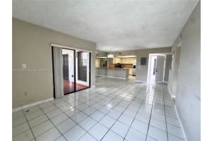 10893 Nw 7th St 22-27, Miami