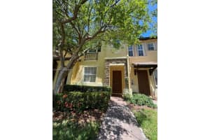 9353 Sw 227th St 6-21, Cutler Bay